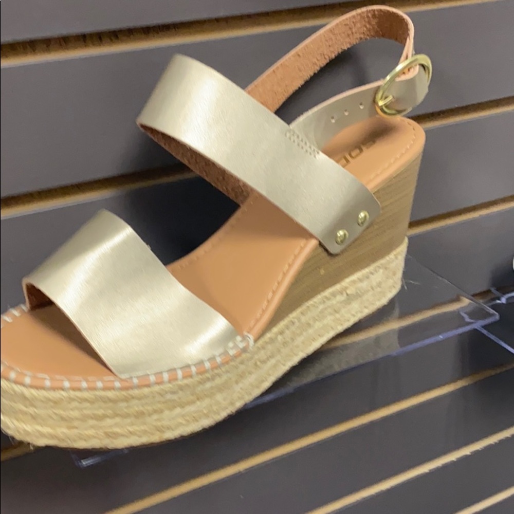 Wage sandals
